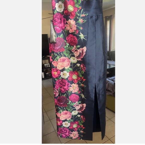 NEW KAY UNGER Coraline NAVY FLORAL SATIN Faux Wrap PLEATED Sheath COLUMN GOWN 8 - Picture 6 of 15